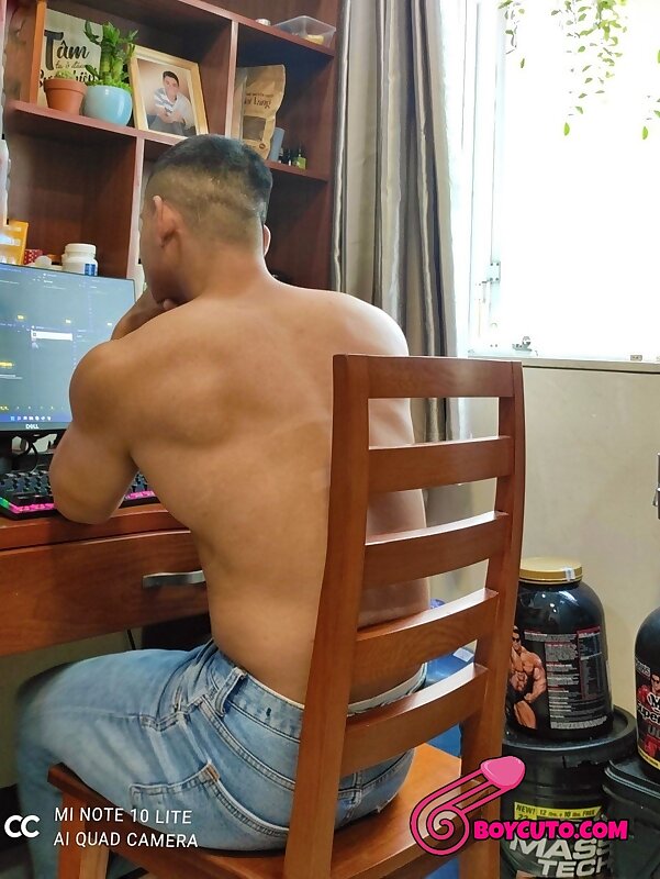 Next Image >>