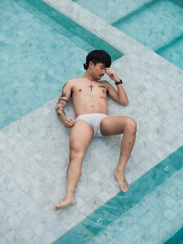Next Image >>