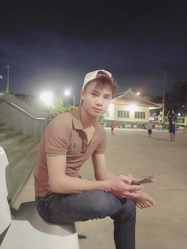 Next Image >>