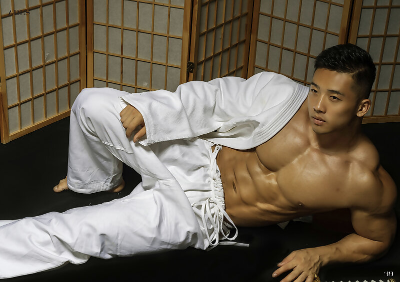 Next Image >>