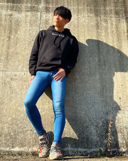 Next Image >>