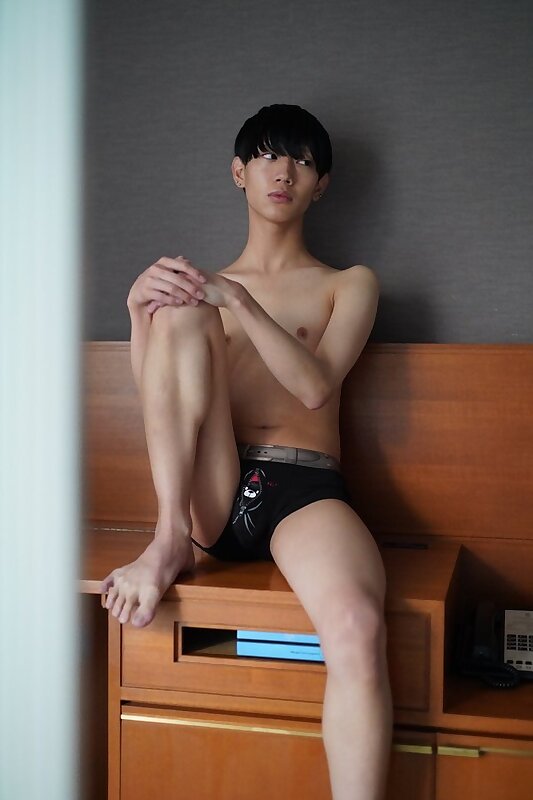 Next Image >>