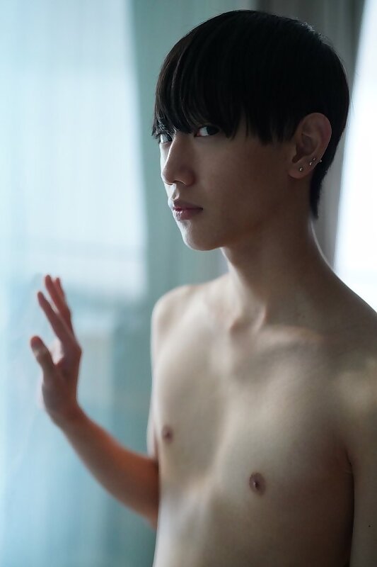Next Image >>