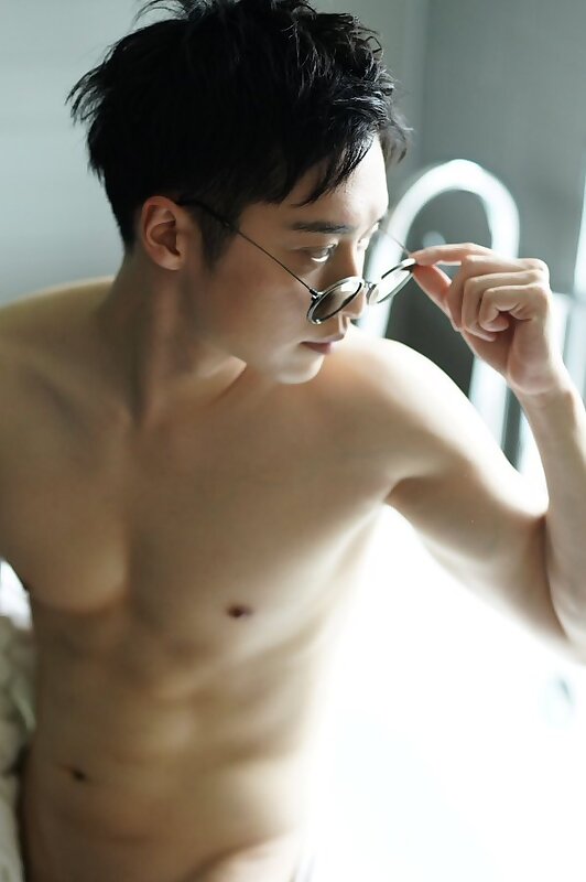 Next Image >>