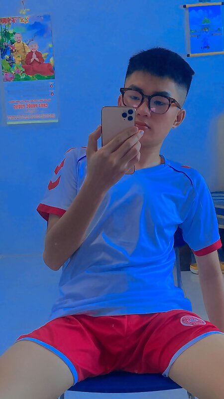 Next Image >>