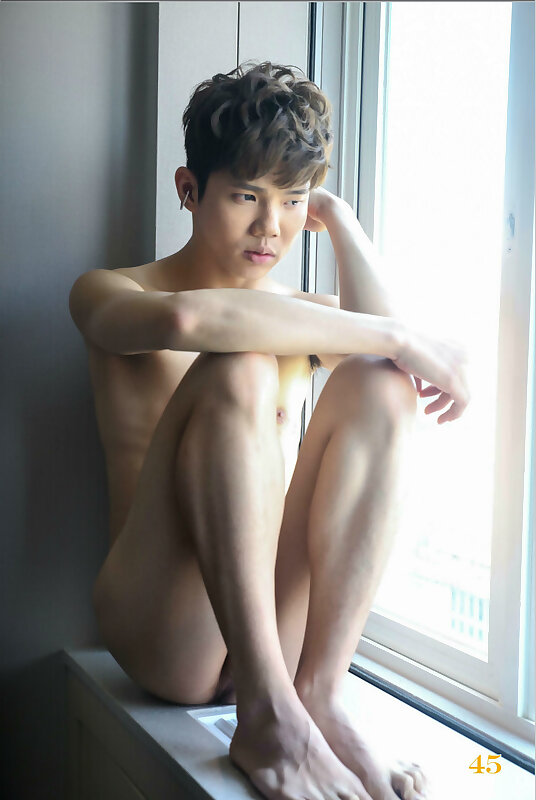 Next Image >>