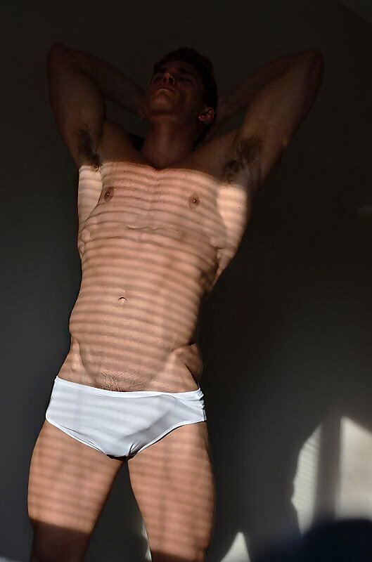 Next Image >>