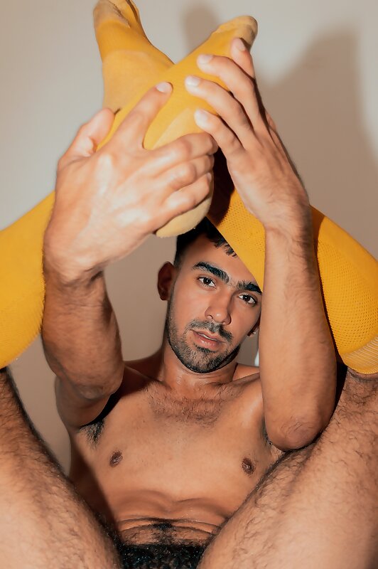Next Image >>