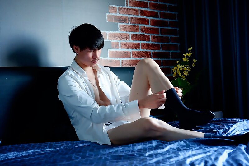 Next Image >>