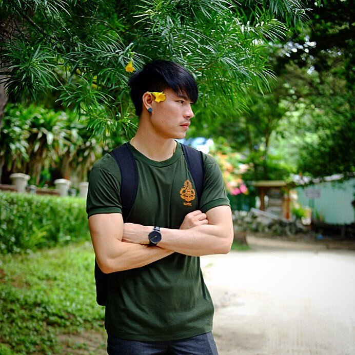 Next Image >>