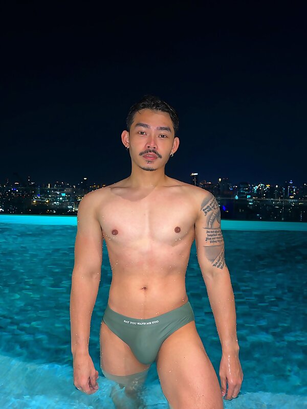 Next Image >>