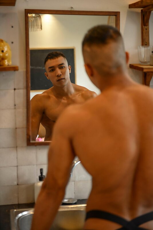 Next Image >>