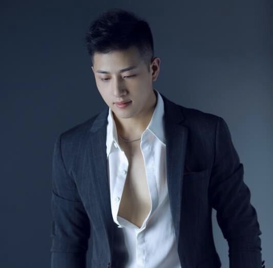 Next Image >>