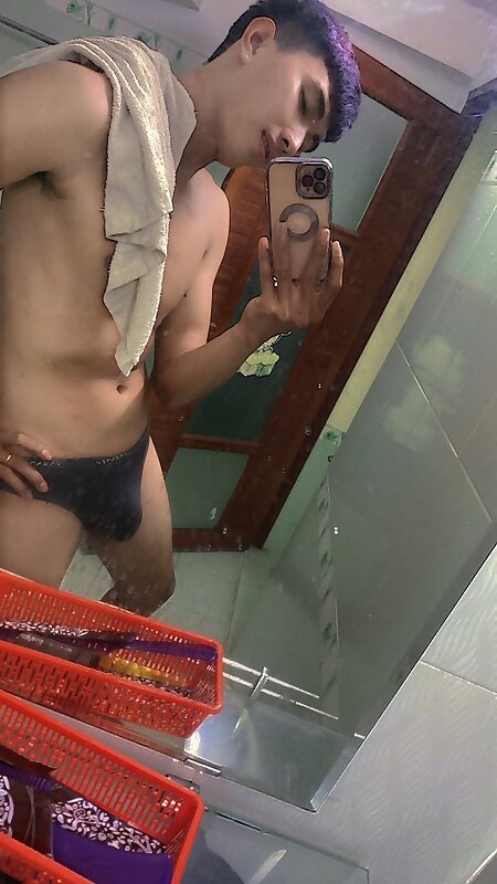 Next Image >>