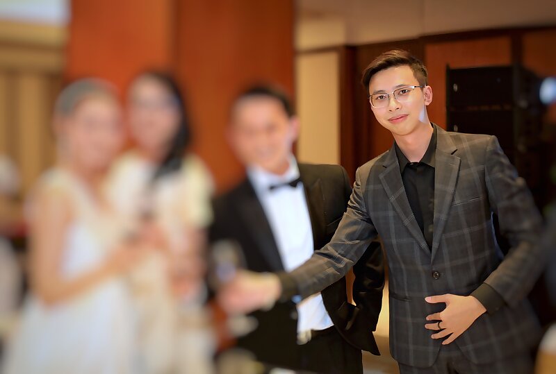 Next Image >>