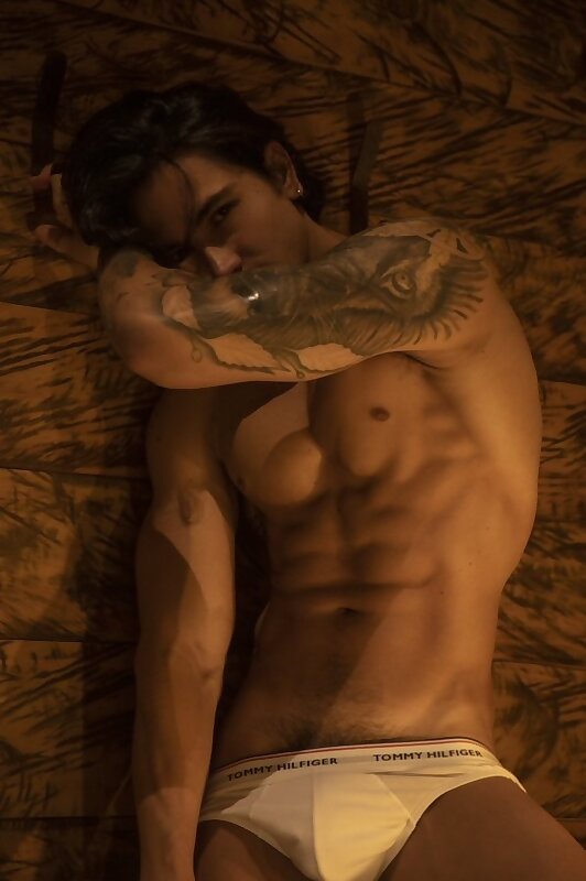 Next Image >>