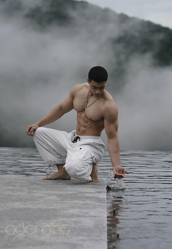 Next Image >>