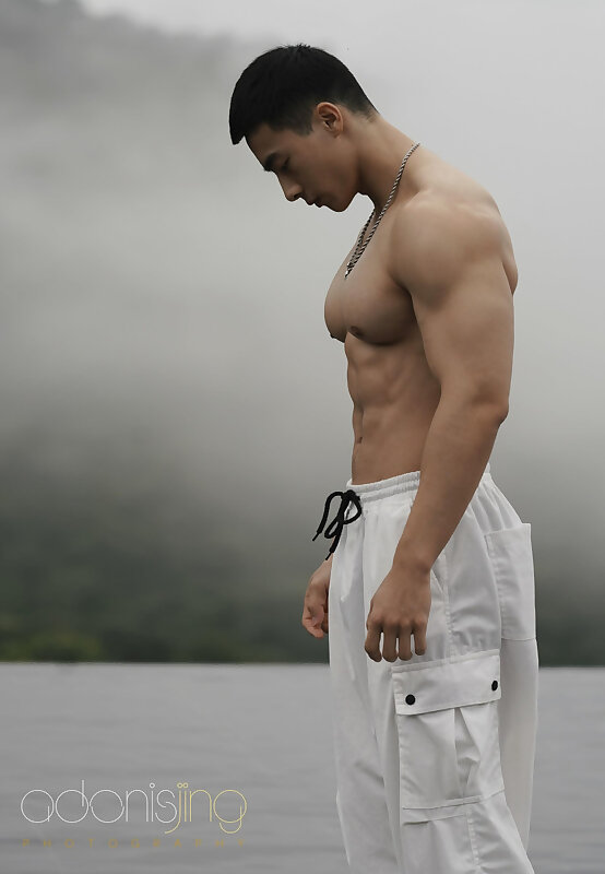 Next Image >>