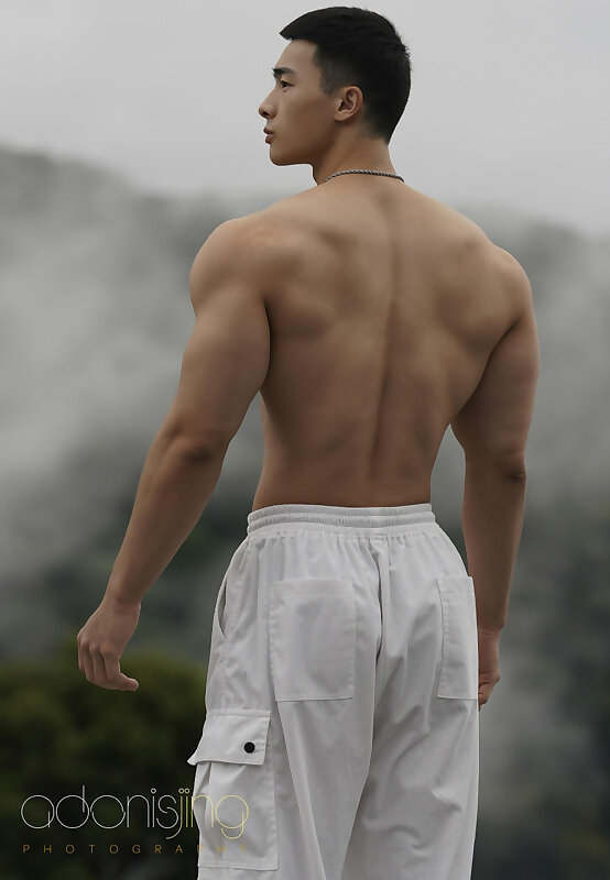 Next Image >>