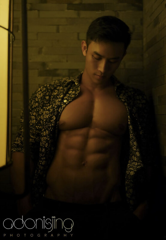 Next Image >>