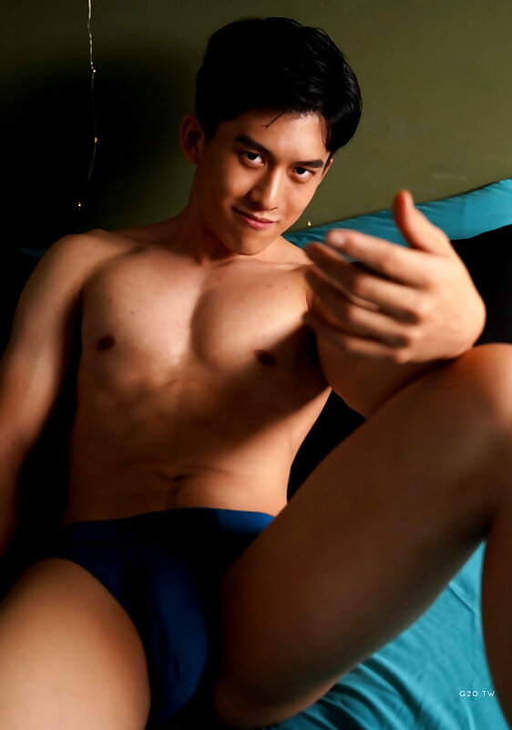 Next Image >>