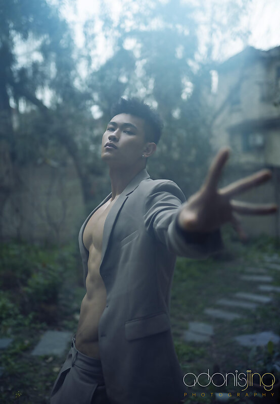 Next Image >>