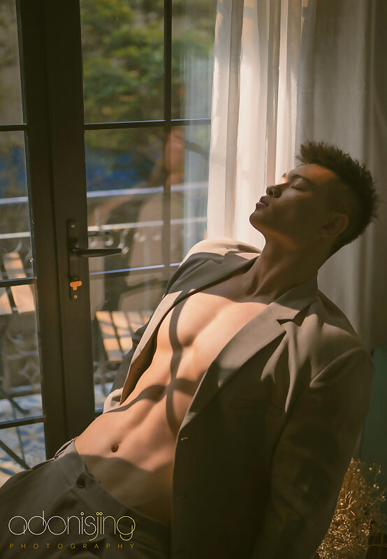 Next Image >>