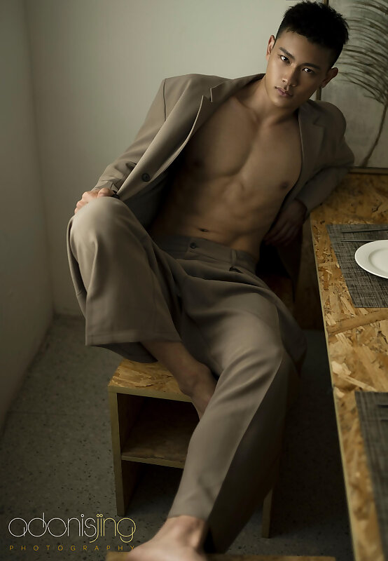 Next Image >>