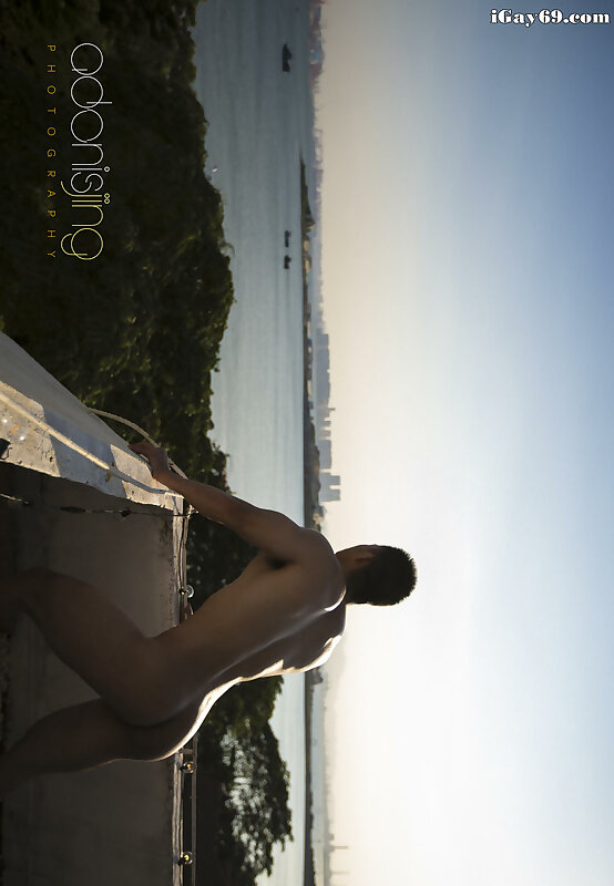 Next Image >>