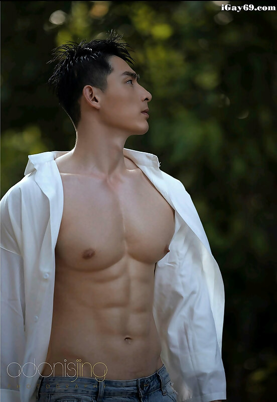Next Image >>