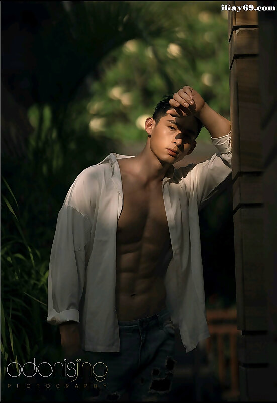 Next Image >>