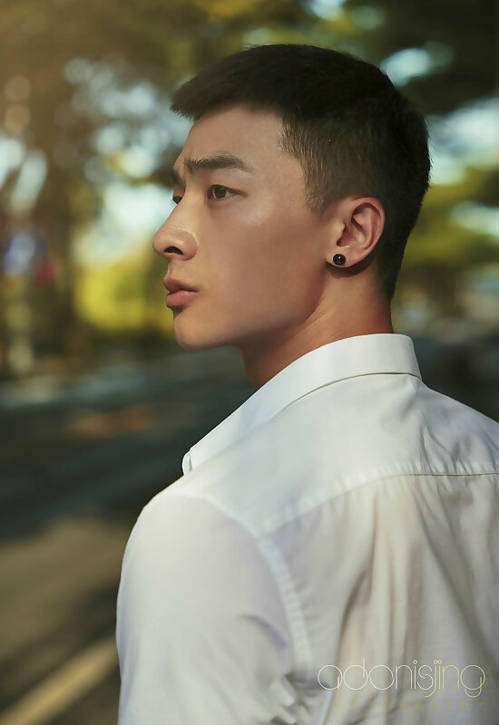 Next Image >>