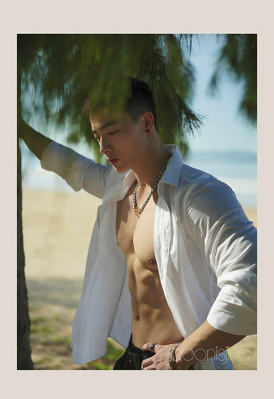 Next Image >>