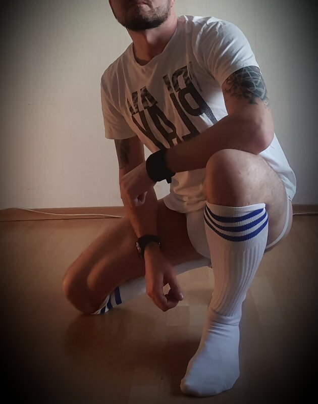 Next Image >>