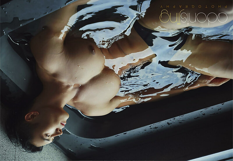 Next Image >>