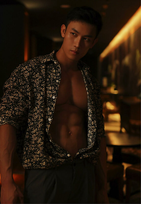 Next Image >>