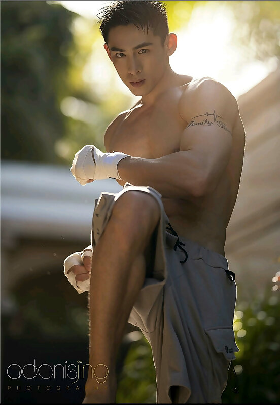Next Image >>