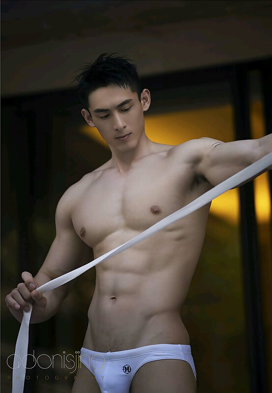Next Image >>