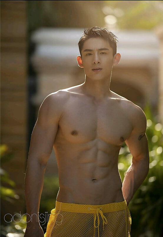 Next Image >>