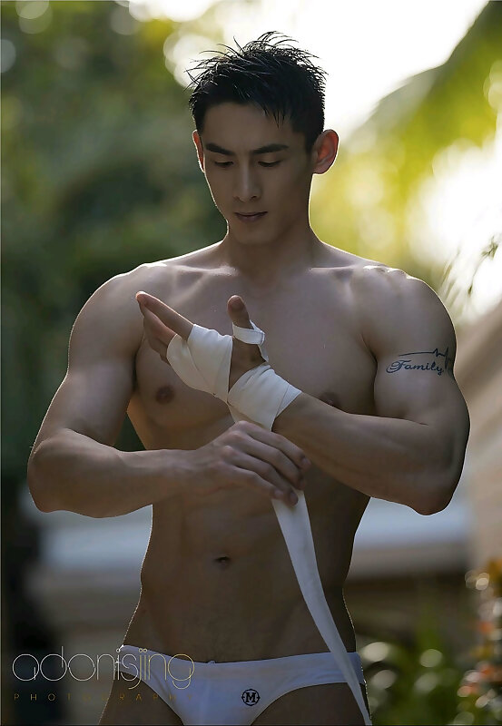 Next Image >>