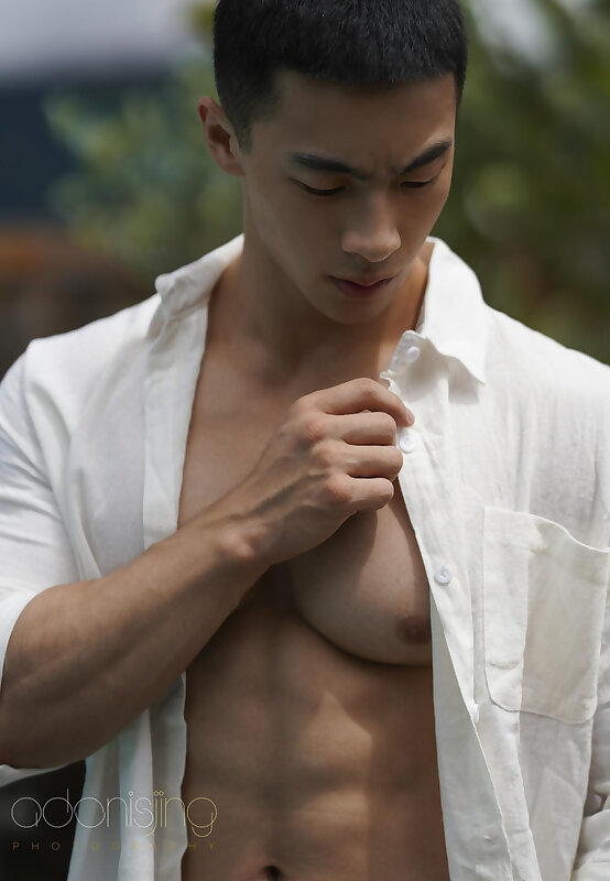 Next Image >>