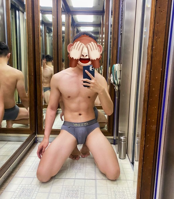 Next Image >>