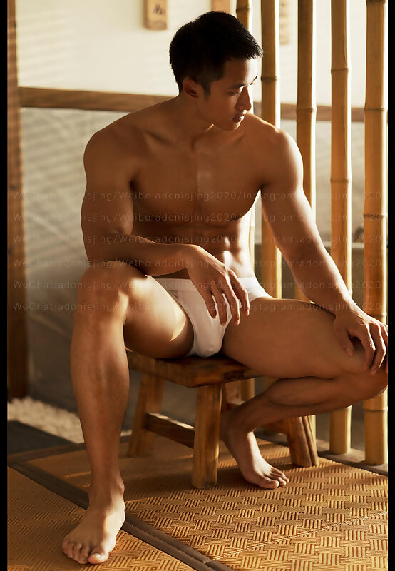 Next Image >>