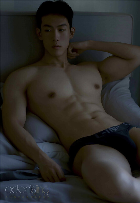 Next Image >>