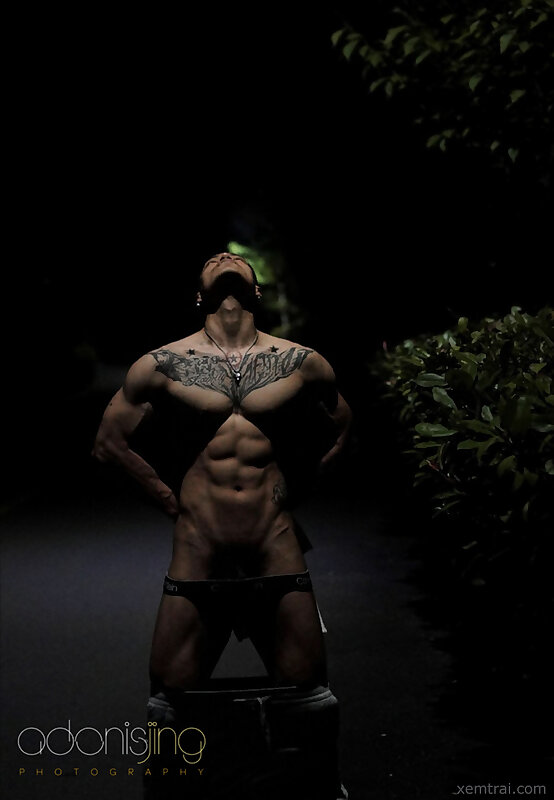 Next Image >>