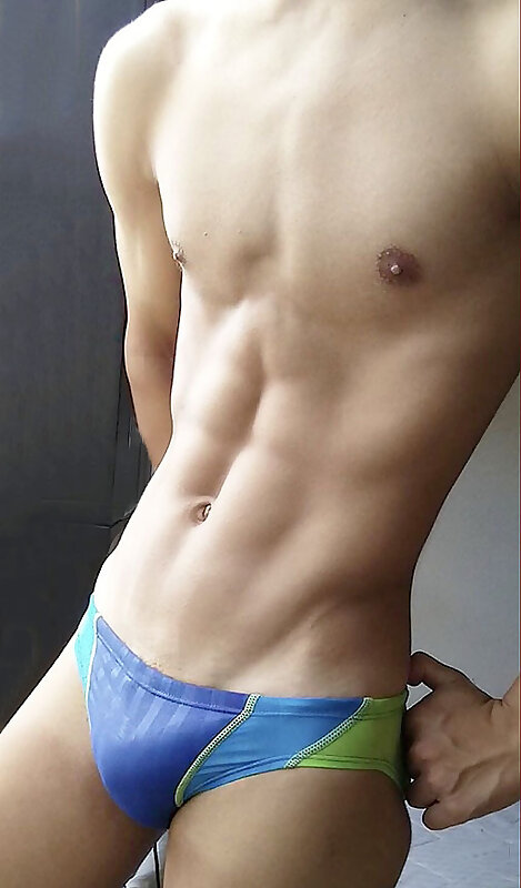 Next Image >>