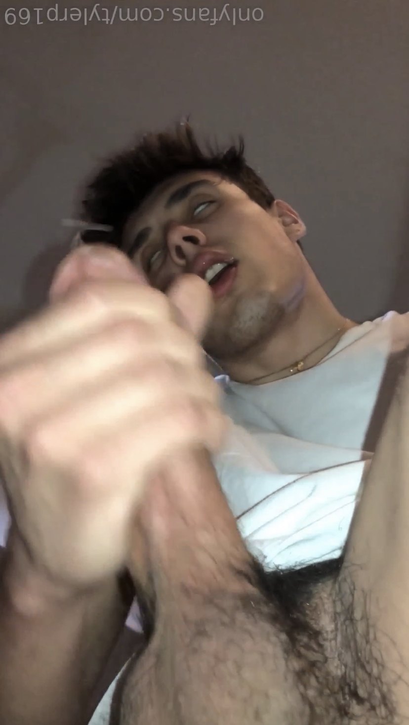 LOGGZ - photo 13 - BoyFriendTV.com