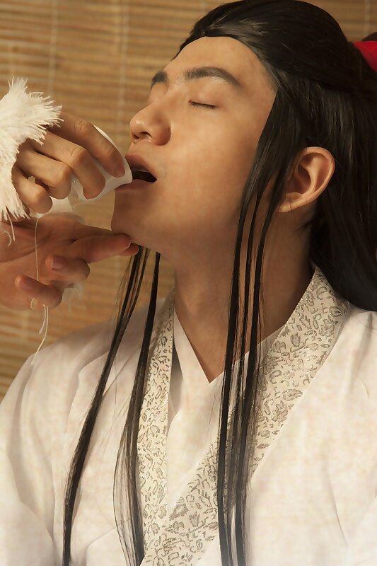 Next Image >>