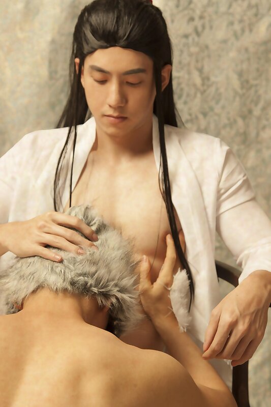 Next Image >>
