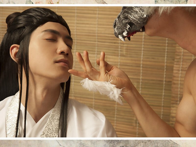 Next Image >>